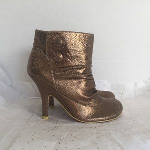 Irregular Choice Gold Crackle Leather Distressed Round Toe Button Boots - Sz 38